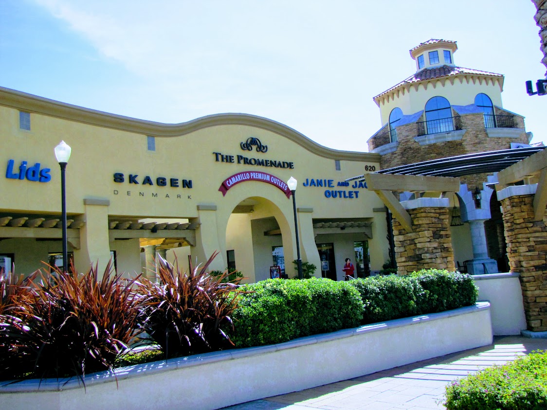 Retail storefronts at Camarillo Premium Outlets