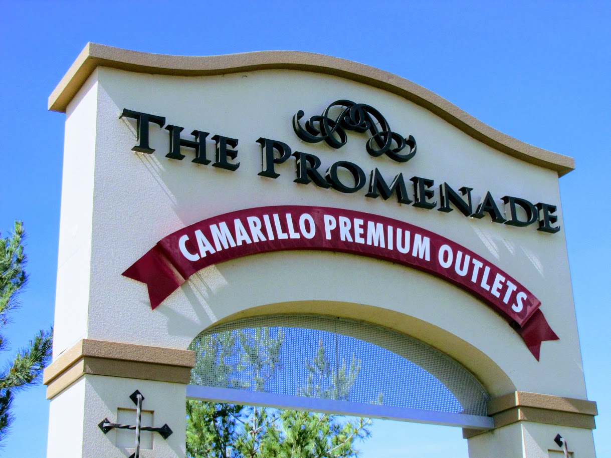 Camarillo Premium Outlets entrance monument sign